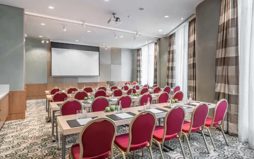 Зал «Lucerne+Geneva» Swissôtel Красные Холмы